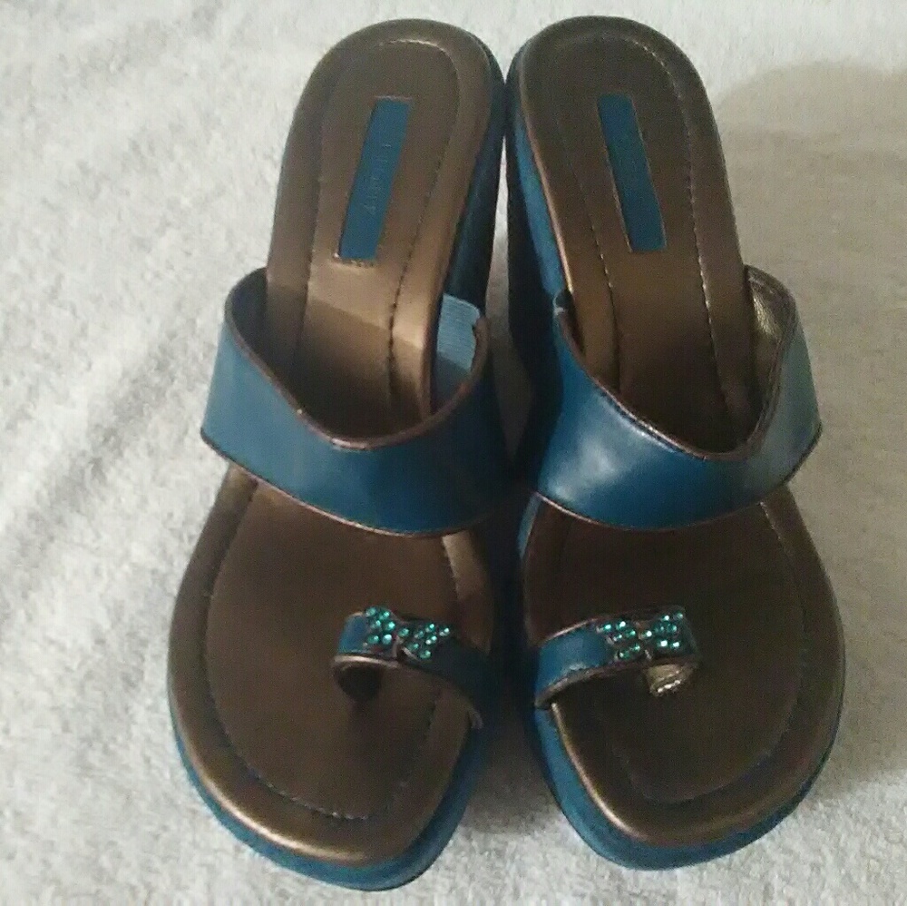 Fioni Wedges - Picture 4 of 5